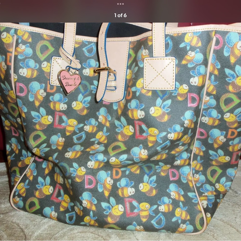 🐝Big! Huge! DOONEY BOURKE Beautiful Tote Bag D's & Bees RARE 20Wx 15Hx 7.25D